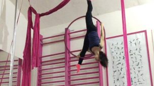 Shoulder stand vertical split